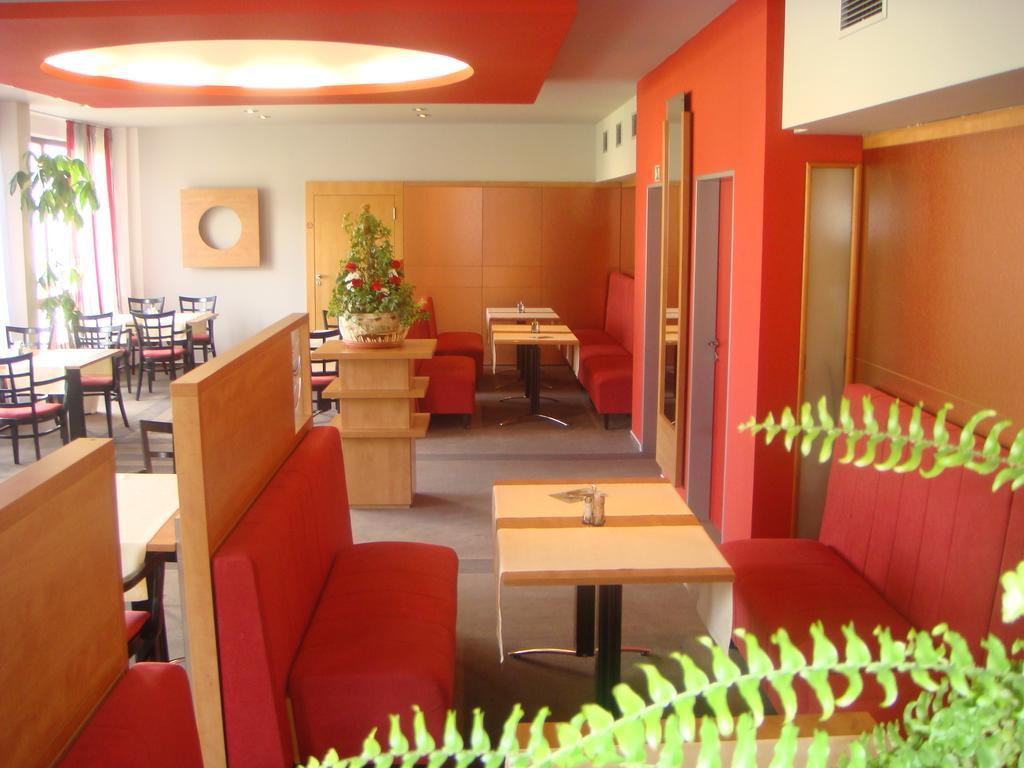 Hotel Steiger Krnov Esterno foto