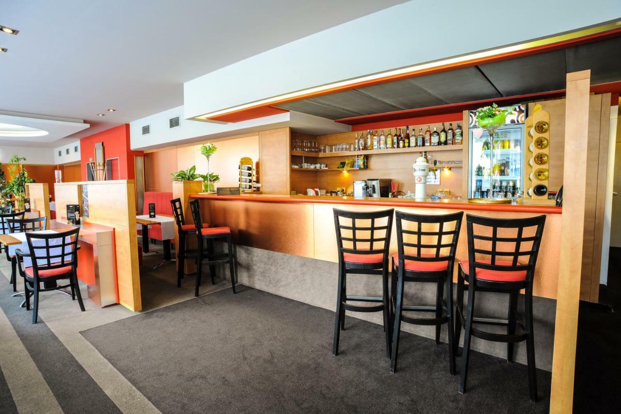 Hotel Steiger Krnov Esterno foto